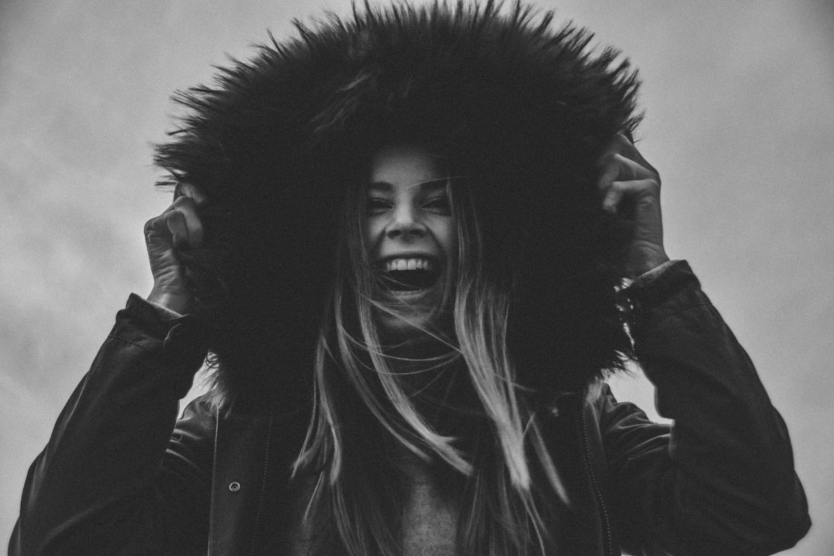 Portrait d'une conseillère souriante